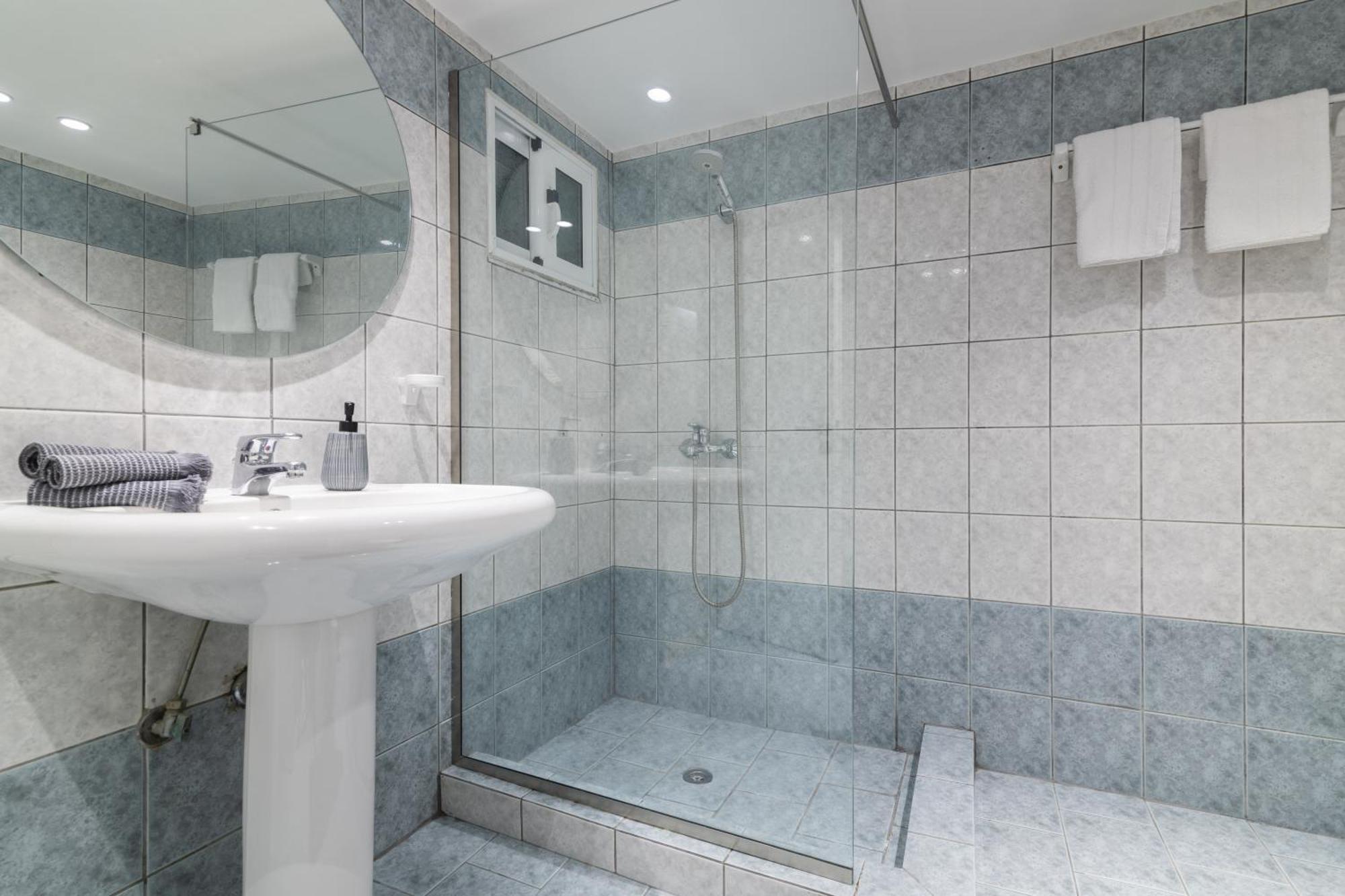 Daisy Hotel Plános Zewnętrze zdjęcie