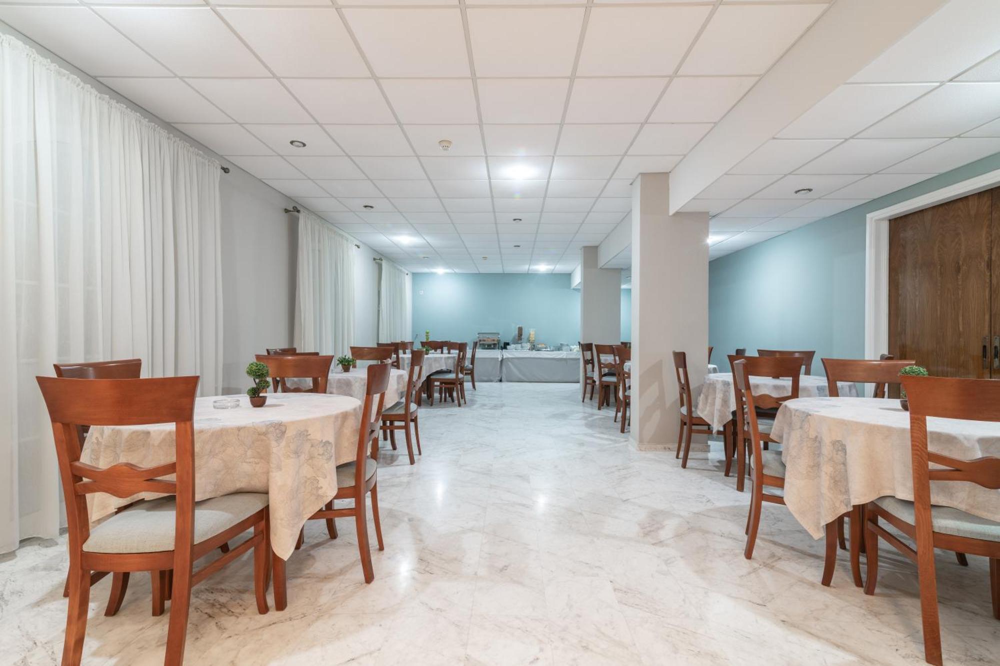 Daisy Hotel Plános Zewnętrze zdjęcie